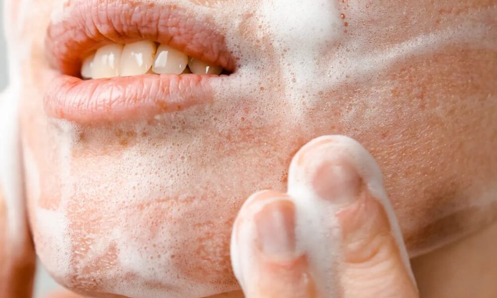 enjoying-the-benefits-of-niacinamide-for-clear,-healthy-skin